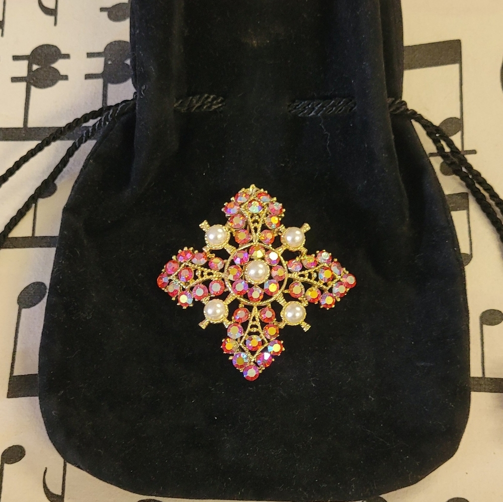 Vintage Pink and Pearl Brooch Pin